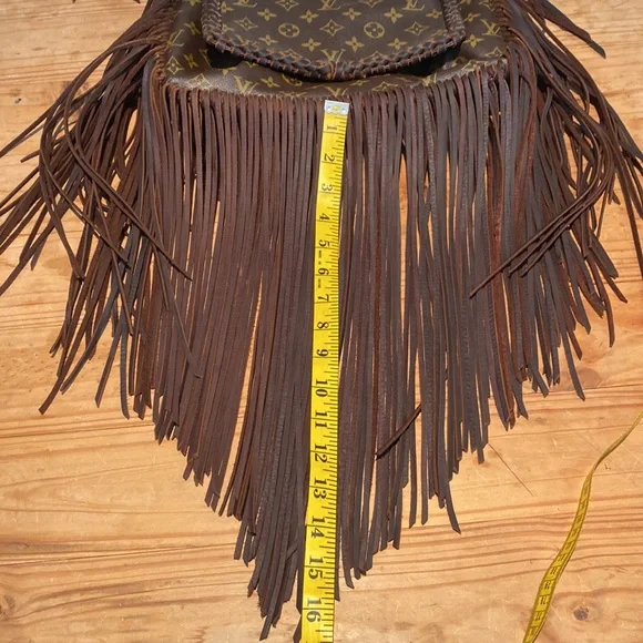 🎉 HOST PICK‼️ GORGEOUS AUTHENTIC LOUIS VUITTON REVAMPED CROSSBODY BAG‼️ - Picture 14 of 16